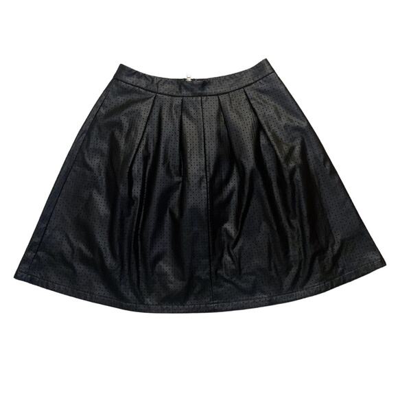 Black Faux Leather Short Pleated ALine Skirt Size 2P Petite Cutout High Waist - Picture 1 of 7